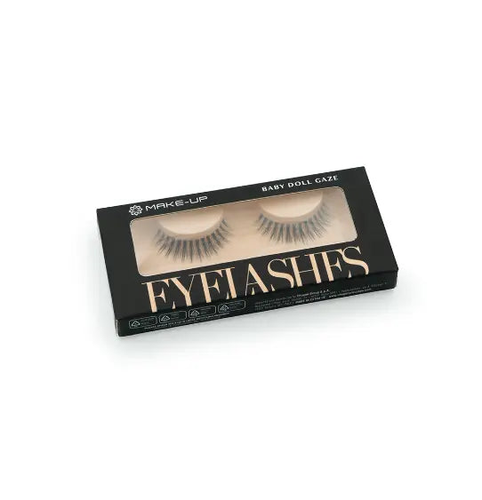 Faux cils ‘Baby Doll Gaze’ en boîte noire élégante, parfaits pour un regard intense et sensuel. Faciles à appliquer et réutilisables.