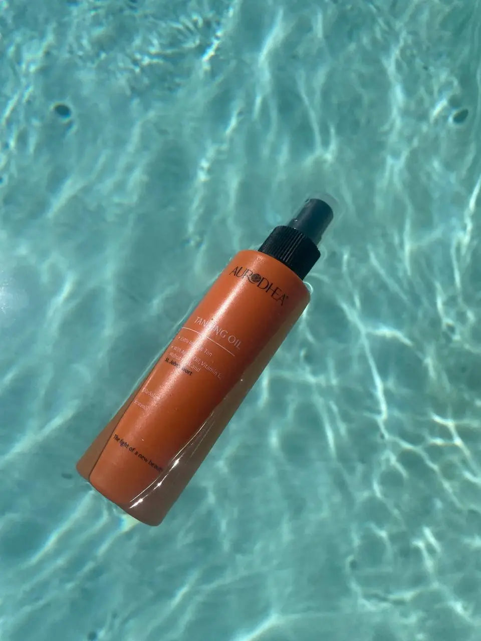 HUILE SOLAIRE BRONZANTE AU BROU DE NOIX ET MILLEPERTUIS–PEAU DORÉE, HYDRATATION ET PROTECTION NATURELLE - AURA PHENIX