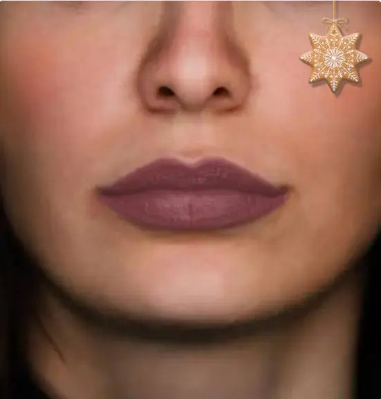 MATTE INTENSE LIPSTICK – COULEUR SATURÉE, FINI MAT VELOUTÉ & CONFORT LONGUE DURÉE - AURA PHENIX